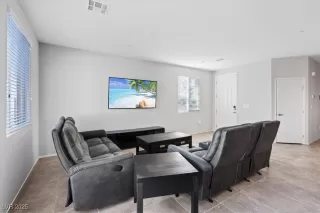 Photo #5: 2703288 Listing