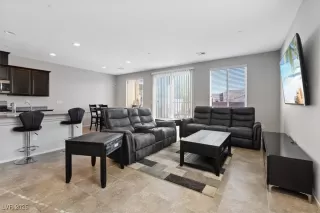 Photo #6: 2703288 Listing