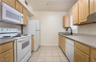 Photo #6: 2703289 Listing 