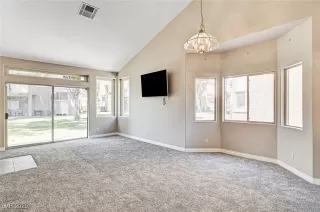 Photo #5: 2703318 Listing