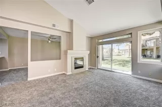 Photo #6: 2703318 Listing