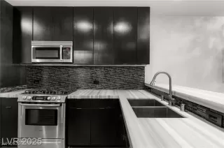 Photo #2: 2703334 Listing