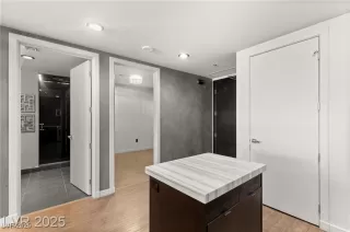 Photo #5: 2703334 Listing