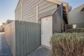 Photo #5: 2703367 Listing