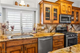 Photo #3: 2703386 Listing