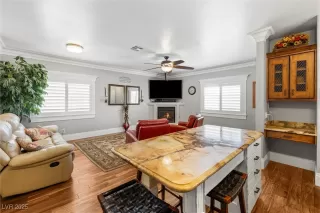 Photo #4: 2703386 Listing