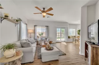 Photo #4: 2703401 Listing