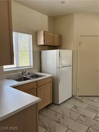 Photo #1: 2703402 Listing 