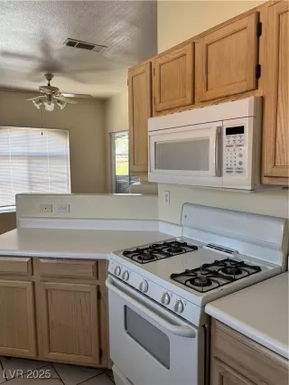 Photo #2: 2703402 Listing 