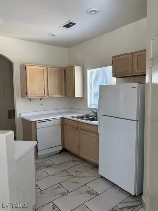 Photo #3: 2703402 Listing 