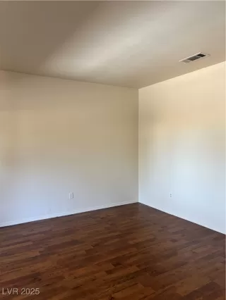 Photo #5: 2703402 Listing 