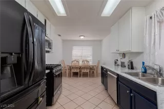 Photo #5: 2703417 Listing