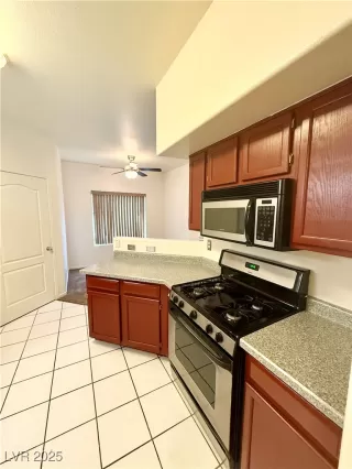 Photo #4: 2703427 Listing 