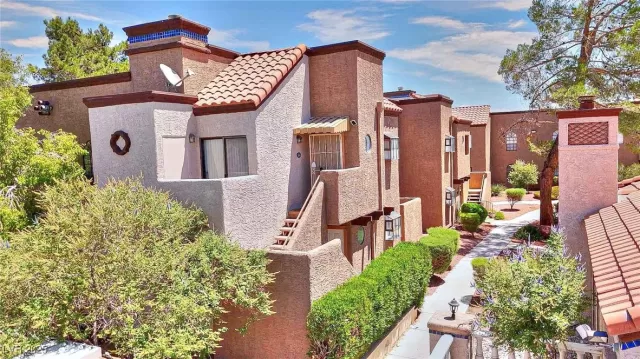 MLS: 2703454 Condo For Sale