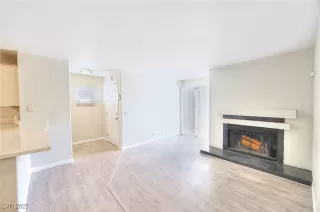 Photo #4: 2703454 Listing