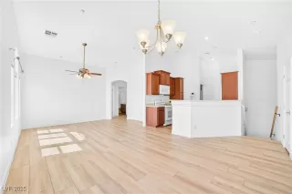 Photo #5: 2703473 Listing 