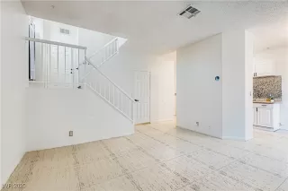 Photo #5: 2703496 Listing 