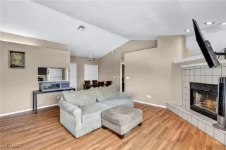 Photo #3: 2703515 Listing