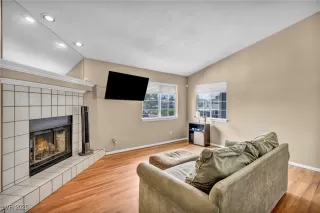 Photo #4: 2703515 Listing