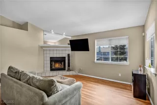 Photo #5: 2703515 Listing