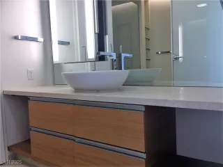 Photo #5: 2703569 Listing 