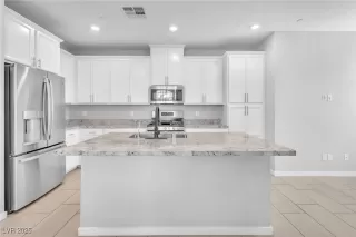 Photo #4: 2703588 Listing 