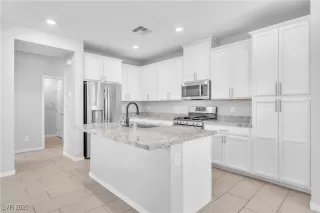 Photo #5: 2703588 Listing 