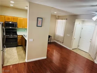 Photo #5: 2703600 Listing 