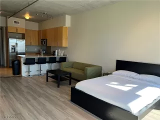 Photo #2: 2703603 Listing 