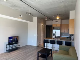 Photo #5: 2703603 Listing 