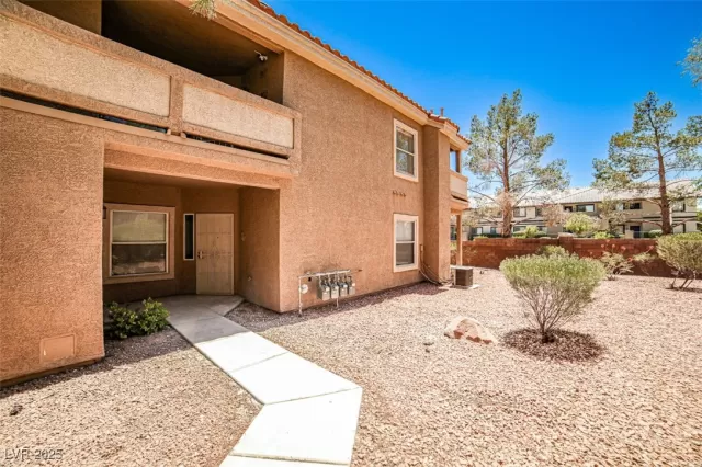 MLS: 2703611 Condo For Sale