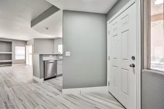 Photo #3: 2703611 Listing 