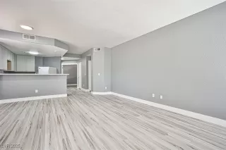 Photo #5: 2703611 Listing 