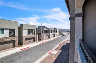 Photo #3: 2703621 Listing 