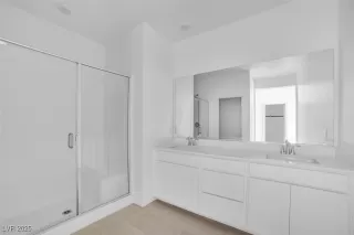 Photo #4: 2703621 Listing 