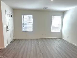 Photo #4: 2703636 Listing 