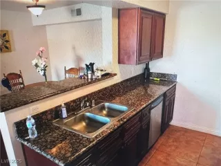 Photo #2: 2703639 Listing 