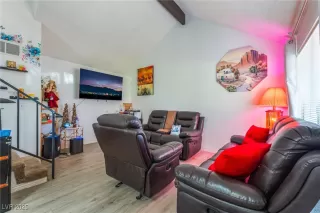 Photo #4: 2703646 Listing