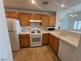 Photo #3: 2703663 Listing 