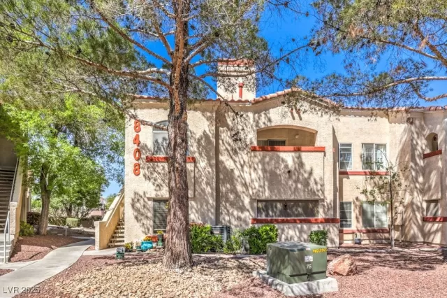 MLS: 2703666 Condo For Sale