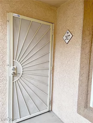 Photo #1: 2703673 Listing 