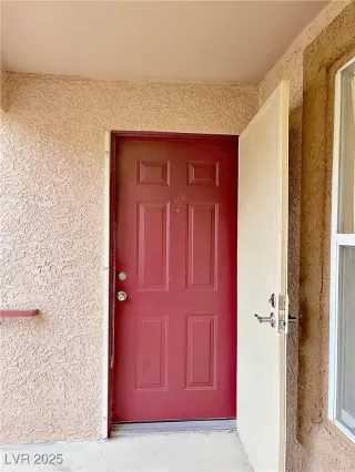 Photo #2: 2703673 Listing 