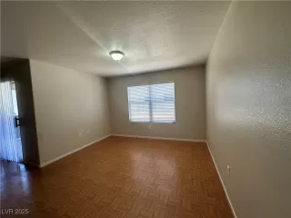 Photo #1: 2703681 Listing 