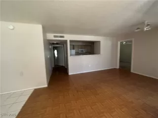 Photo #3: 2703681 Listing 