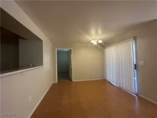 Photo #5: 2703681 Listing 