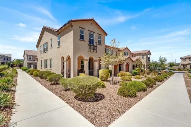 MLS: 2703694 Condo For Sale