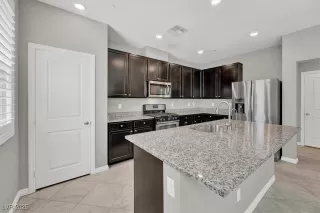 Photo #4: 2703694 Listing 