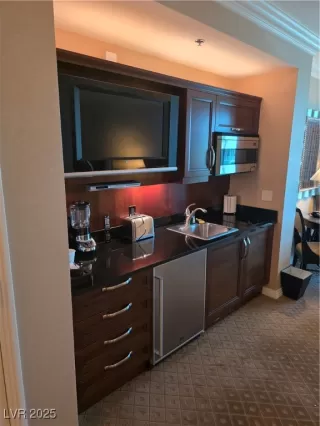 Photo #2: 2703696 Listing