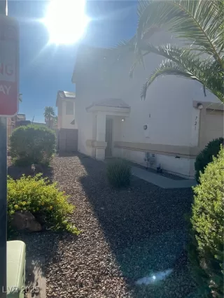 Photo #1: 2703697 Listing 