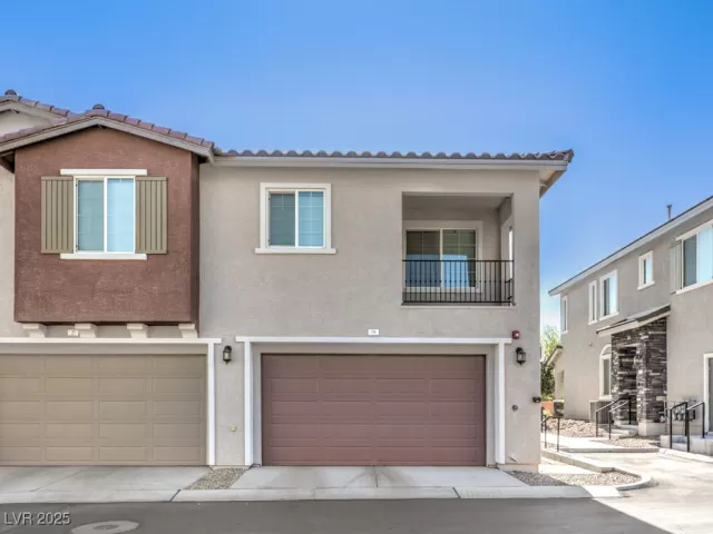 MLS: 2703718 Condo For Sale